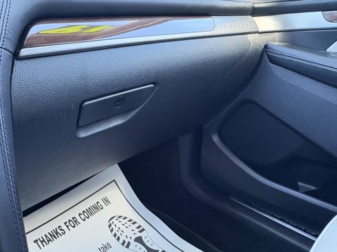 Used 2019 Ford Explorer Platinum image 26