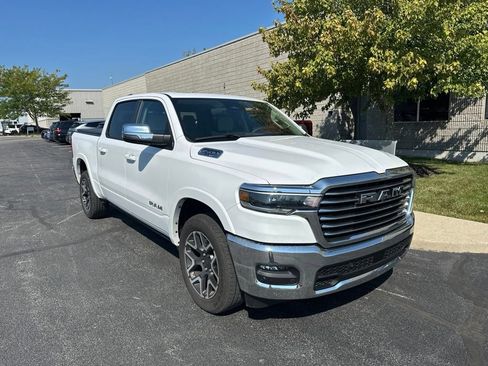Used 2025 RAM 1500 Laramie AWD/4WD image 4