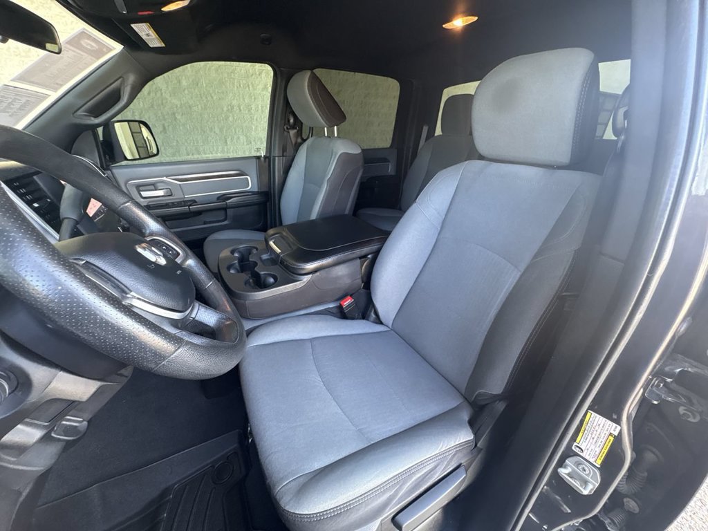Used 2022 RAM 3500 Big Horn AWD/4WD image 18
