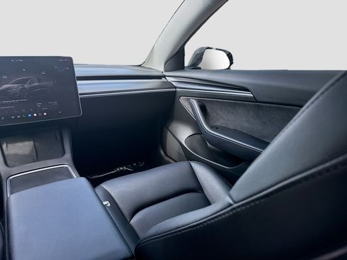 Used 2023 Tesla Model 3 Standard Range RWD image 22