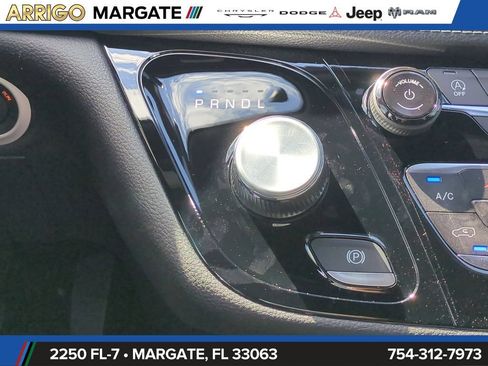 New 2026 Chrysler Pacifica Select FWD image 20