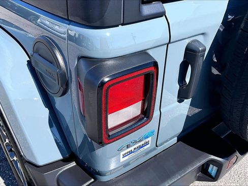 Used 2024 Jeep Wrangler Sport S image 30