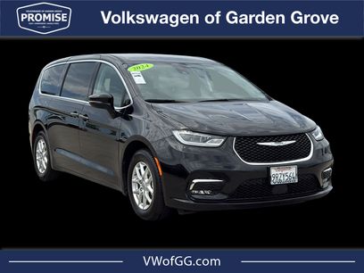 Used 2024 Chrysler Pacifica Touring-L