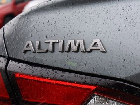 Used 2023 Nissan Altima 2.5 SL FWD image 19