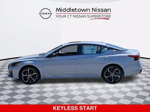 New 2025 Nissan Altima 2.5 SR w/ SR Premium Package FWD image 6