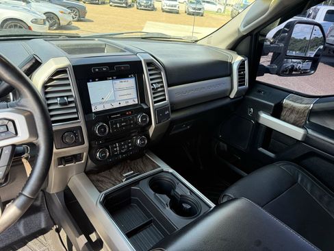 Used 2017 Ford F350 Lariat w/ Lariat Value Package AWD/4WD image 10