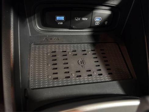 Certified 2026 Hyundai Venue SEL FWD image 37