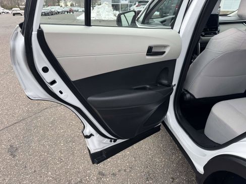 Used 2024 Toyota Corolla Cross L image 20