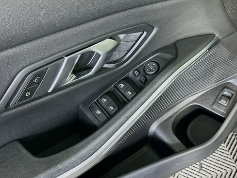 Used 2025 BMW 330i Sedan image 15