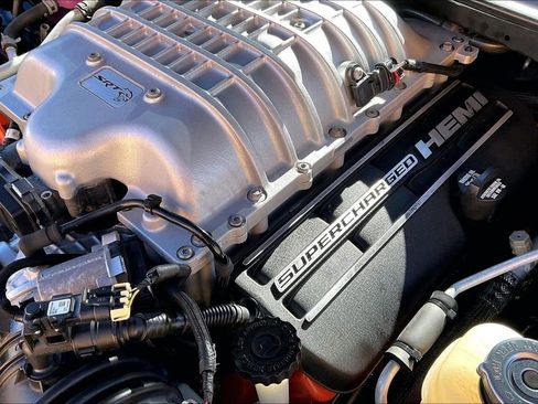 Used 2016 Dodge Challenger SRT Hellcat image 28