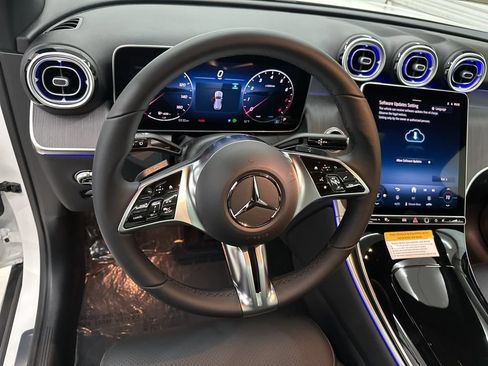 Used 2026 Mercedes-Benz GLC 300 image 10