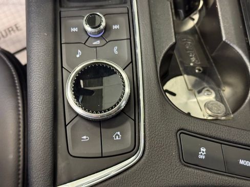 Used 2024 Cadillac XT6 Luxury w/ LPO, Floor Liner Package FWD image 41