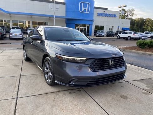 Used 2023 Honda Accord EX-L image 2