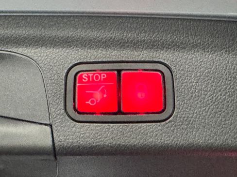 Certified 2025 Mercedes-Benz GLE 350 4MATIC image 17