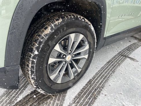 Used 2025 Chevrolet Equinox LT w/ Convenience Package II image 6