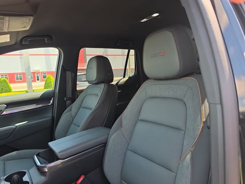 Used 2026 GMC Terrain AT4 w/ LPO, Floor Liner Package AWD/4WD image 12