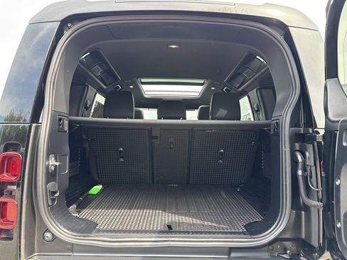 Used 2025 Land Rover Defender 110 S AWD/4WD image 32