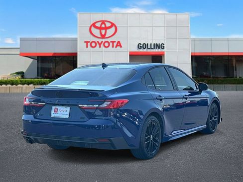 Used 2025 Toyota Camry SE w/ Multimedia Upgrade Package FWD image 5