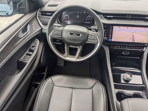 New 2026 Jeep Grand Cherokee Limited RWD image 16
