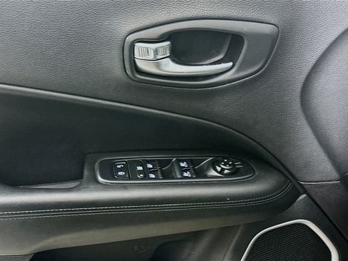 Used 2018 Jeep Compass Altitude image 15