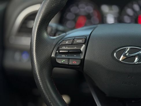 Used 2018 Hyundai Elantra Sport w/ Sport Premium Package 03 FWD image 31