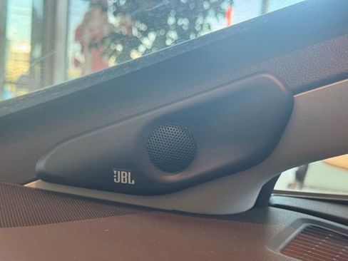 New 2025 Toyota Prius Plug-In Hybrid image 36