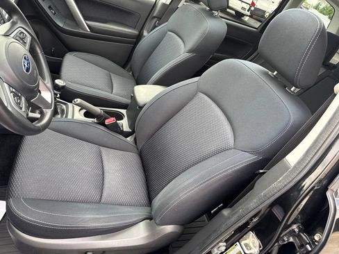 Used 2017 Subaru Forester 2.5i Premium AWD/4WD image 7