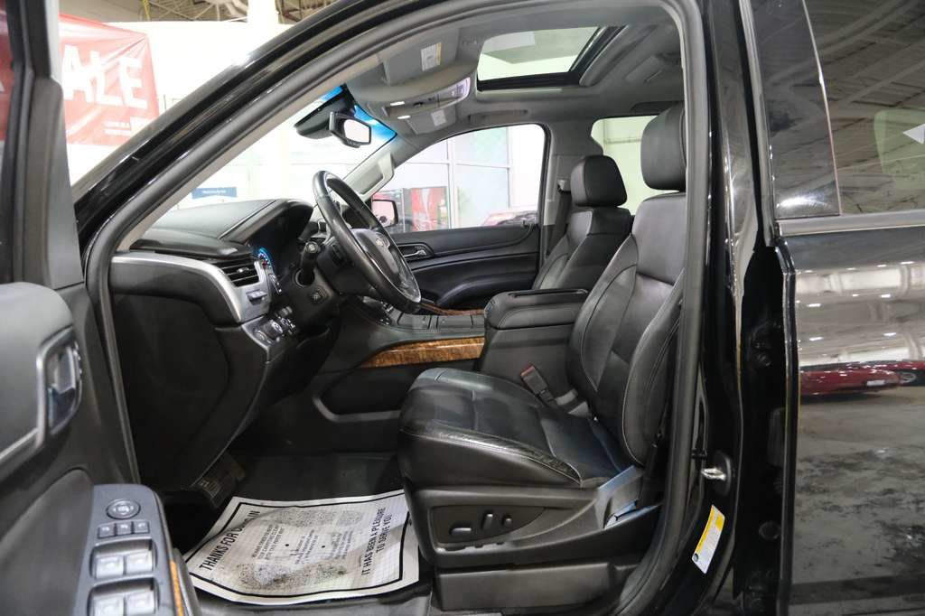 Used 2019 Chevrolet Suburban Premier AWD/4WD image 18