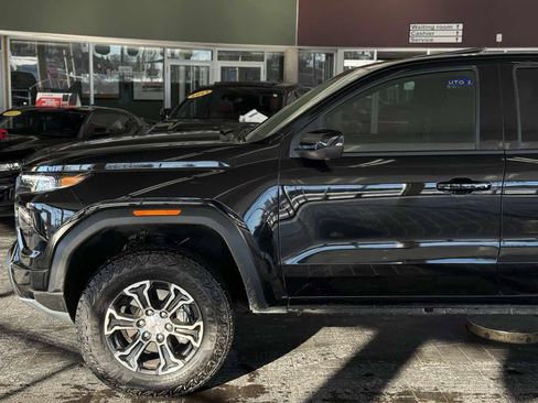 Used 2025 GMC Canyon AT4 w/ Technology Plus Package AWD/4WD image 13