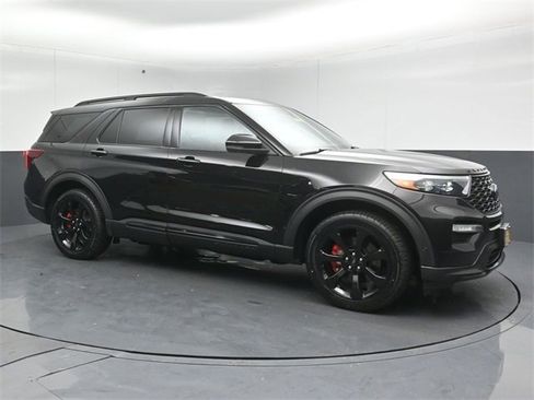 Certified 2021 Ford Explorer ST w/ ST Street Pack image 5