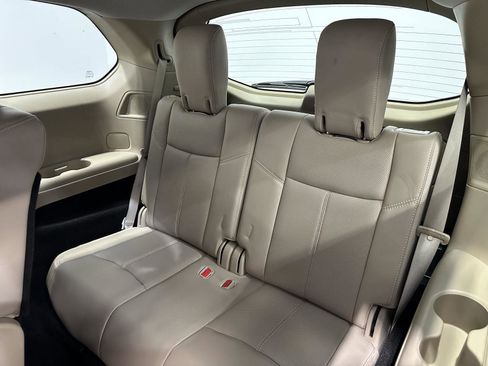 Used 2019 Nissan Pathfinder Platinum AWD/4WD image 30