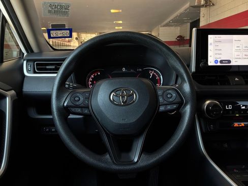 Used 2025 Toyota RAV4 XLE FWD image 32