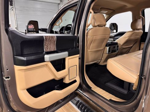 Used 2018 Ford F250 Lariat w/ Lariat Value Package image 16