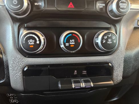 Used 2022 RAM 1500 Big Horn RWD image 20