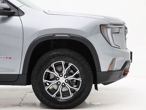 Used 2024 GMC Acadia AT4 w/ Luxury Package image 4