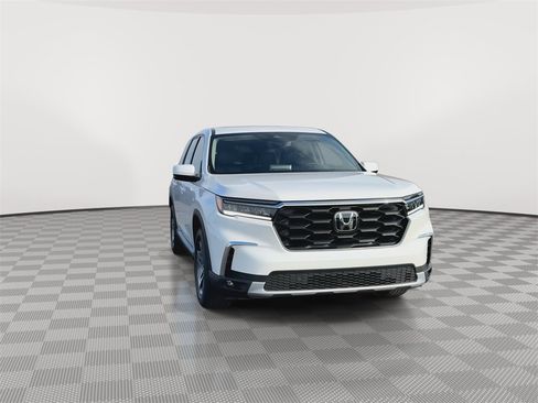 New 2025 Honda Pilot EX-L image 3