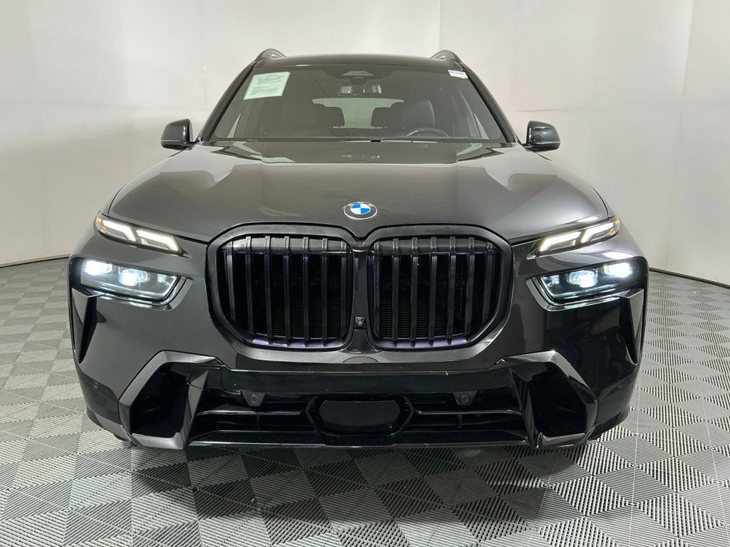 Certified 2024 BMW X7 xDrive40i w/ M Sport Package AWD/4WD image 3