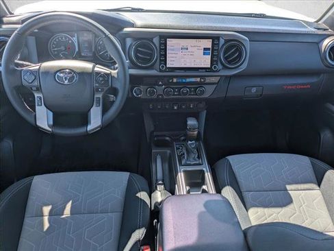 Used 2020 Toyota Tacoma TRD Off-Road w/ Technology Package AWD/4WD image 16