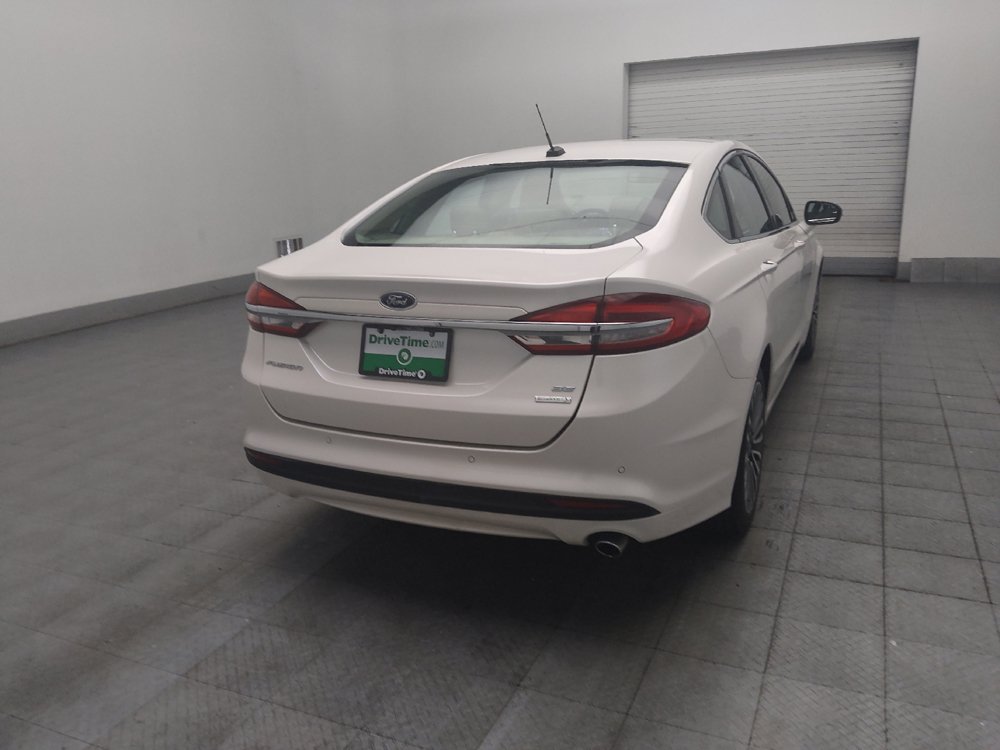Used 2018 Ford Fusion SE w/ Fusion SE Technology Package FWD image 9