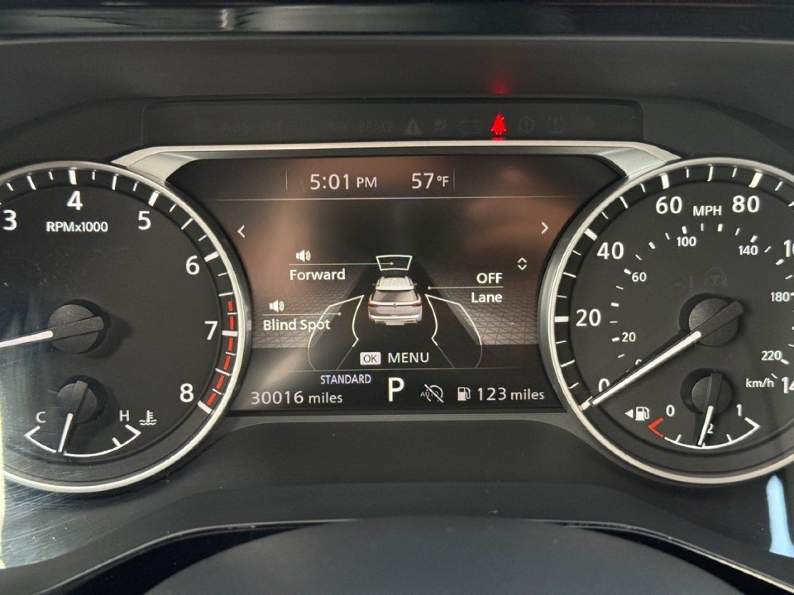 Used 2025 Nissan Pathfinder SV FWD image 29