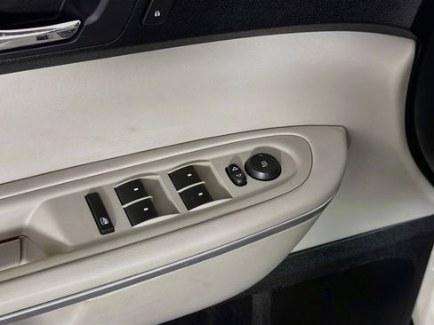 Used 2012 GMC Acadia SLT FWD image 13