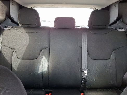 Used 2017 Jeep Renegade Sport w/ Power & Air Group image 20