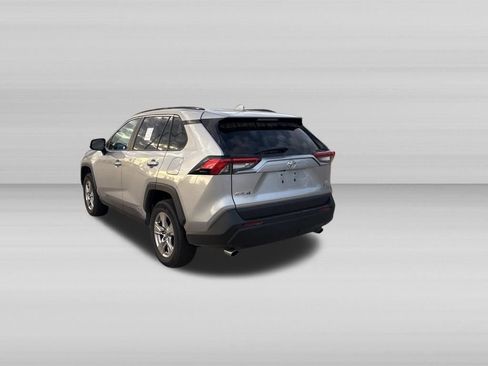 Used 2025 Toyota RAV4 XLE AWD/4WD image 7
