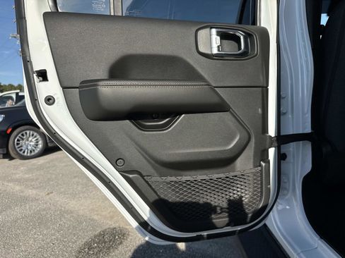 Used 2024 Jeep Wrangler Sahara w/ Safety Group image 14