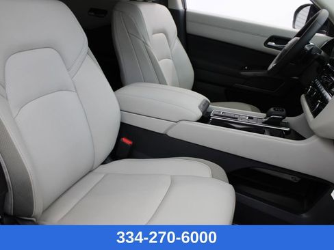 New 2026 Nissan Pathfinder SL image 21