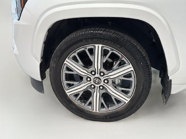 Used 2024 Toyota Sequoia Capstone AWD/4WD image 26