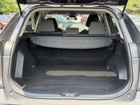 Used 2021 Toyota RAV4 XLE AWD/4WD image 14