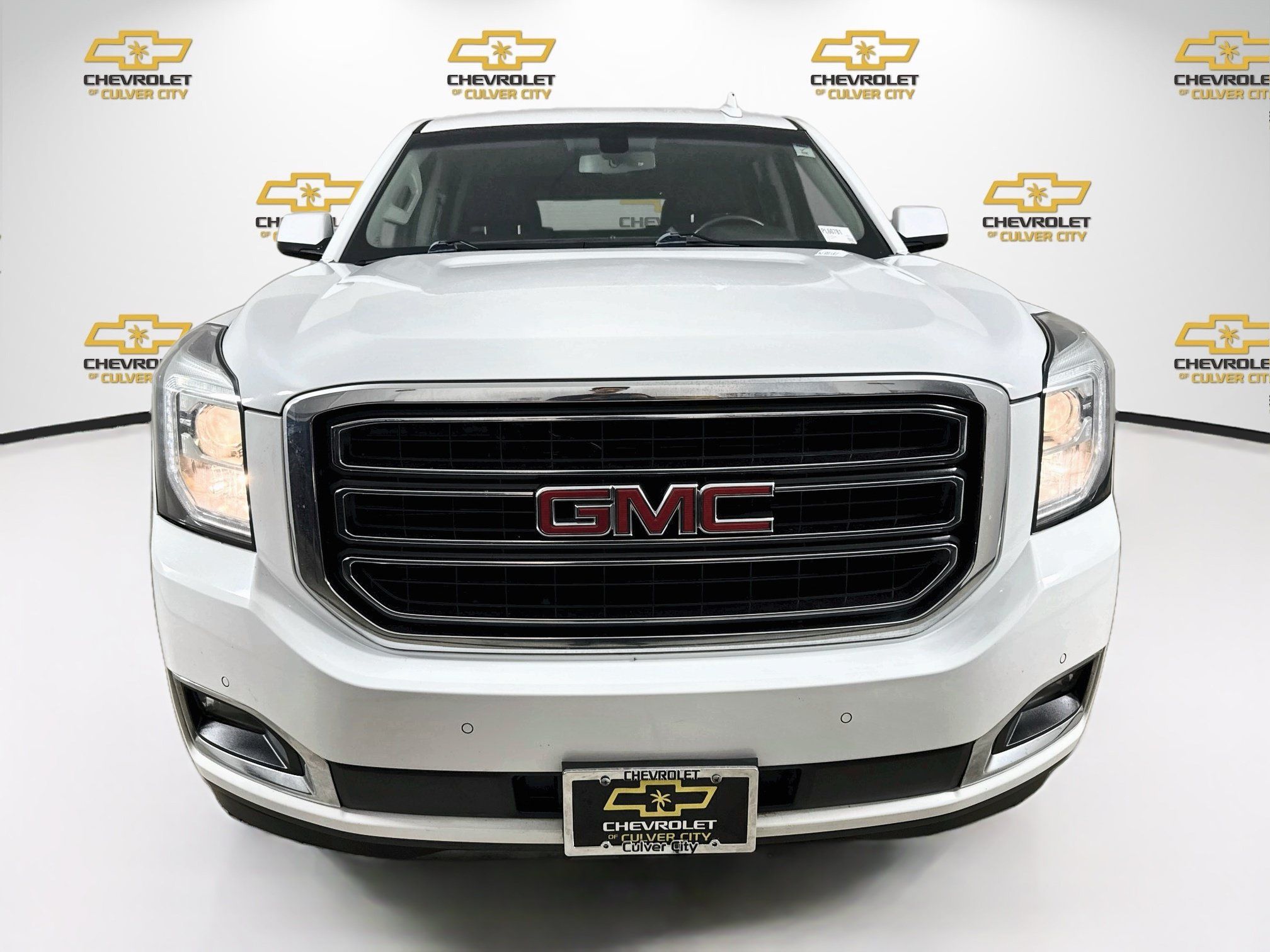Used 2019 GMC Yukon SLE w/ SLE Value Package RWD image 2