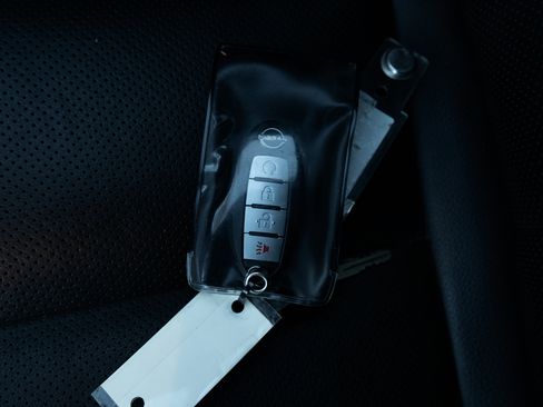 Used 2024 Nissan Titan PRO-4X w/ Pro-4x Convenience Package image 45