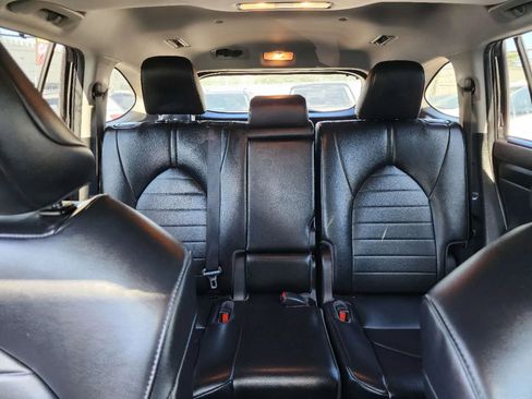 Used 2022 Toyota Highlander XLE image 20